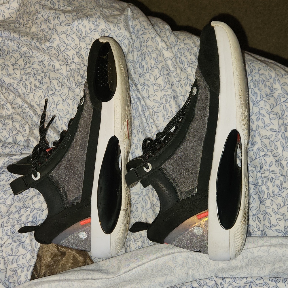 Jordan 34 Low SE Black/White/Red Size 9